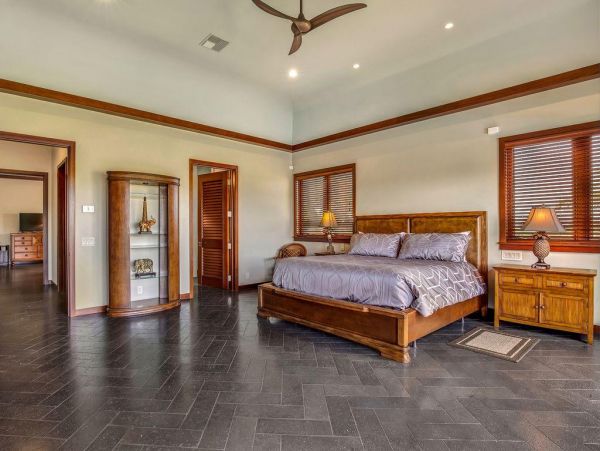 Luxury 7 Bedroom Estate for 18 Guests With Private Lagoon Pool