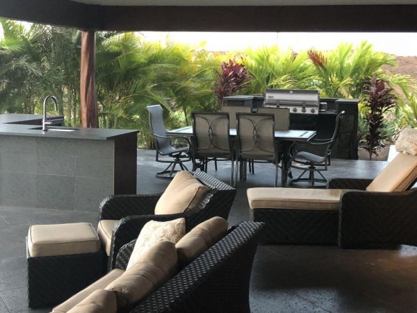 Luxury 7 Bedroom Estate for 18 Guests With Private Lagoon Pool
