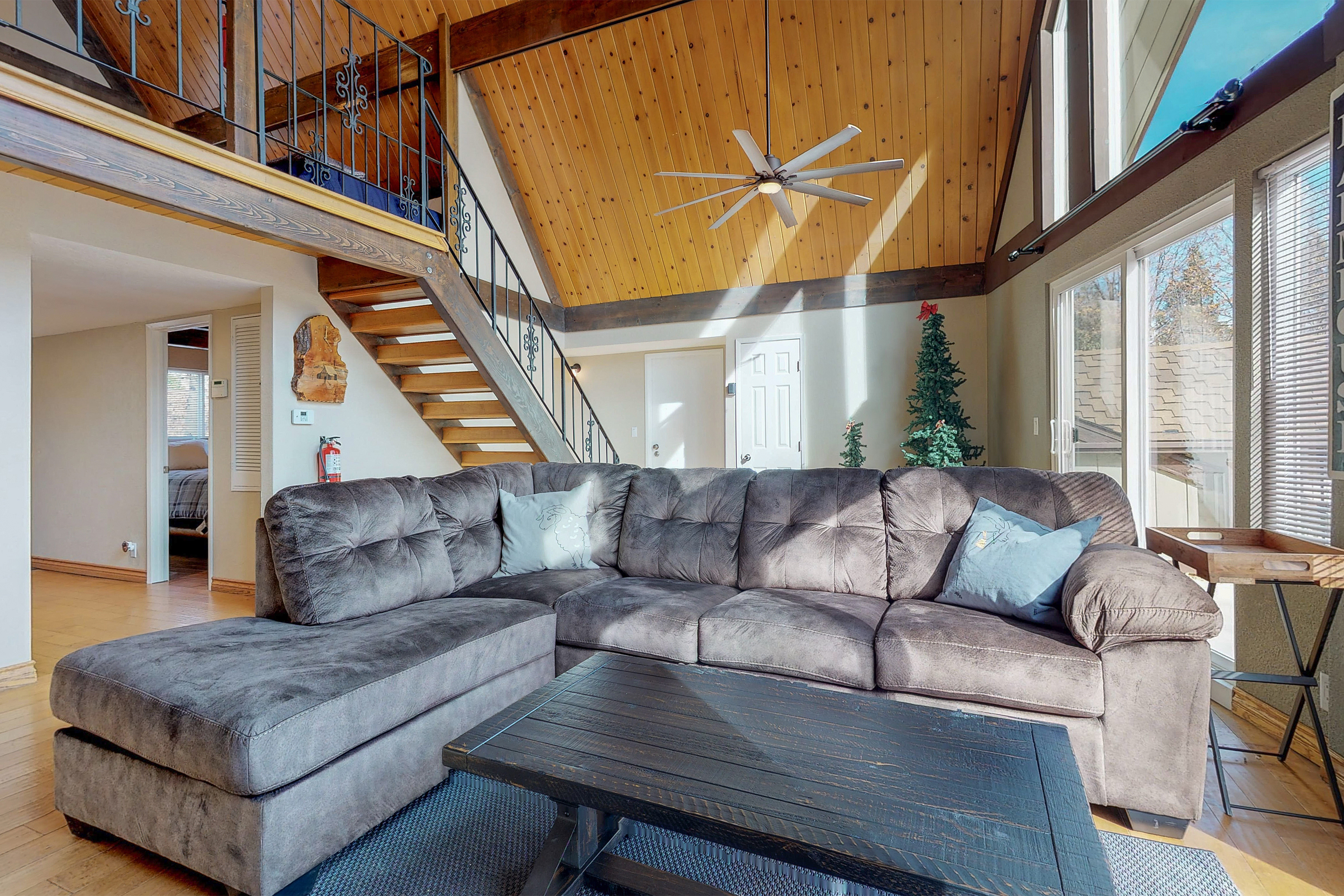 Lake Arrowhead Mountain View Three Bedroom Vacation Home
