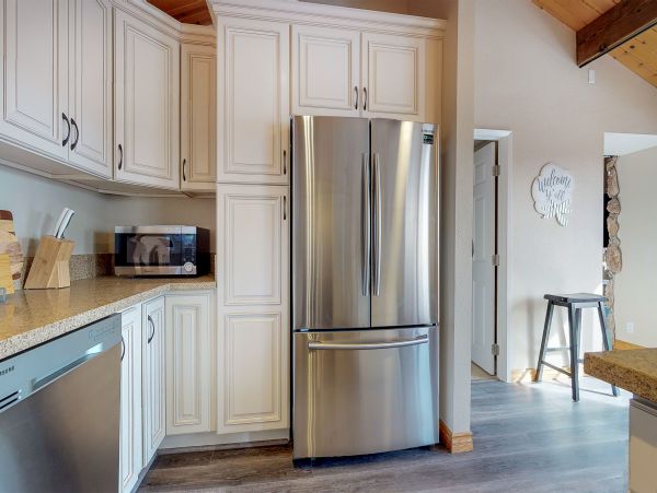 Lake Arrowhead Mountain View Three Bedroom Vacation Home