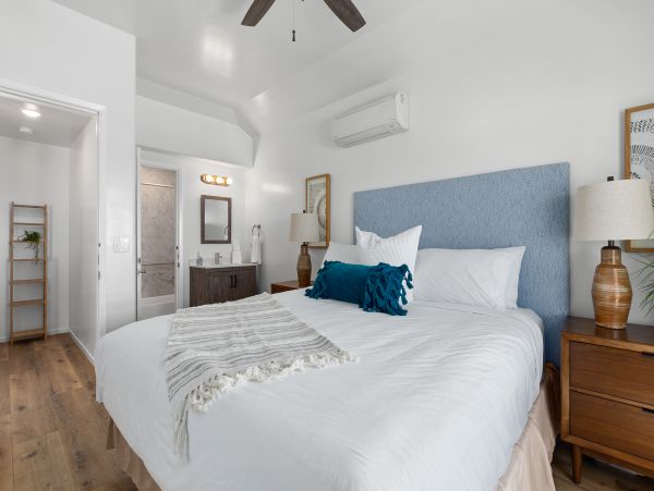 Luxury Vacation Rental Home with Hot Tub Located on Beach