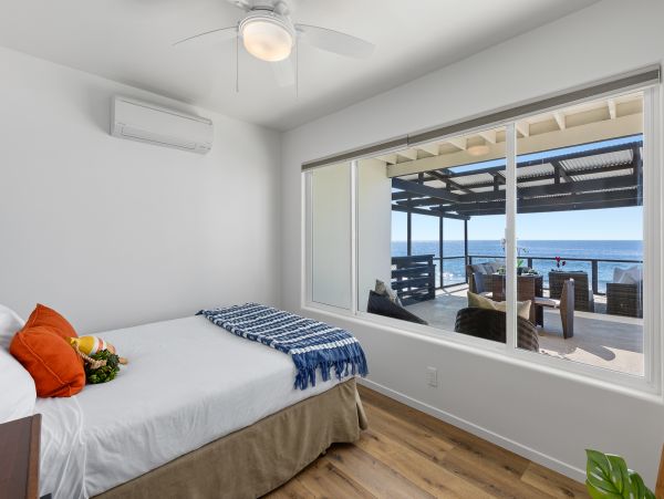 Luxury Vacation Rental Home with Hot Tub Located on Beach