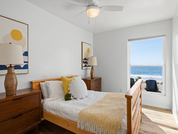 Luxury Vacation Rental Home with Hot Tub Located on Beach