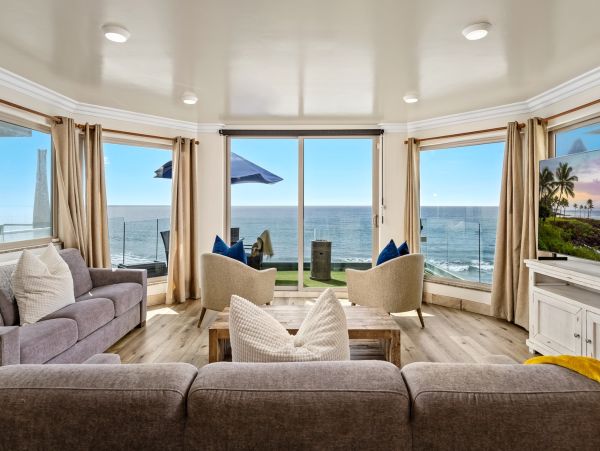 Beautiful Oceanfront Duplex Accommodates 26 Guests