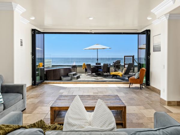 Beautiful Oceanfront Duplex Accommodates 26 Guests