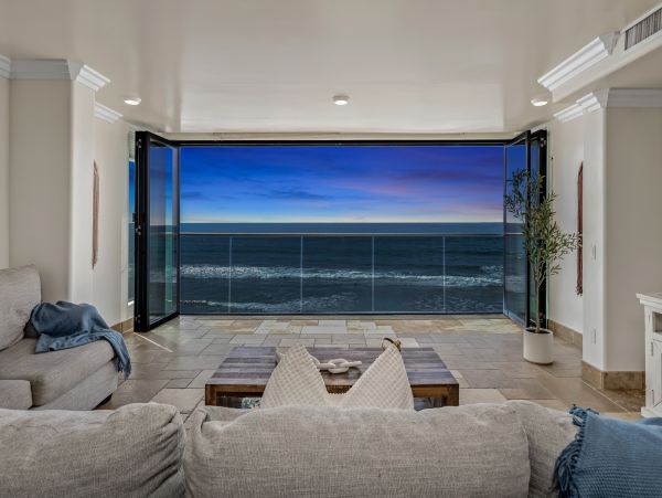 Beautiful Oceanfront Duplex Accommodates 26 Guests - additional view, photo 2