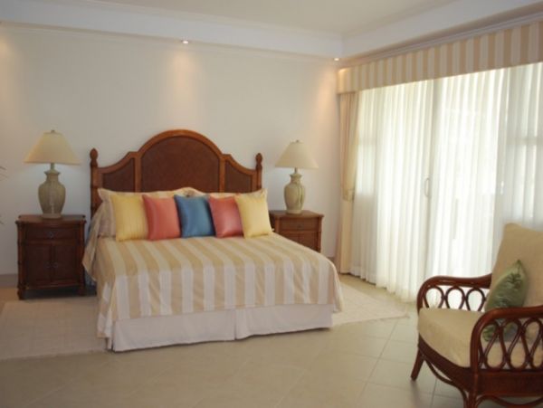 Barbados Condo 976221