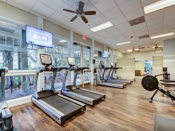 Longboat Key Townhome Walk to Beach Located on Bay