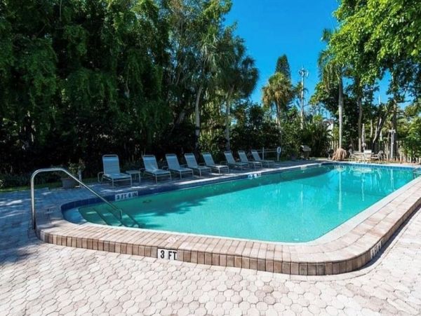 Lovely Beach Resort Condo on Longboat Key