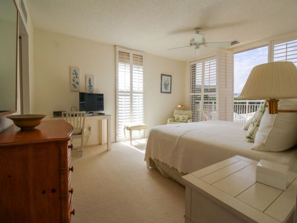 Gulf Front 2 Bedroom Longboat Key Condo Private Beach Access
