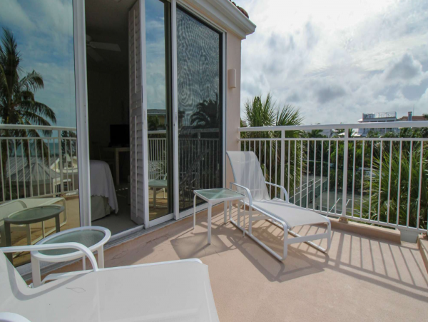Gulf Front 2 Bedroom Longboat Key Condo Private Beach Access