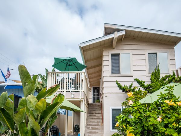 Stroll to Beach Wow what a GREAT Vacation Residence