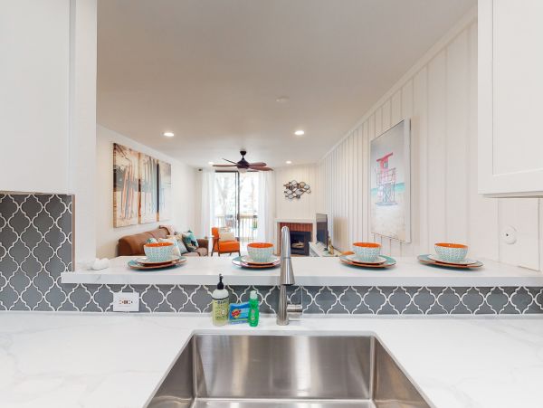 San Diego Beach Communities North Condo 976346
