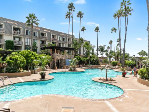San Diego Beach Communities North Condo 976346