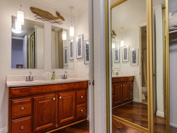 San Diego Beach Communities North Condo 976350