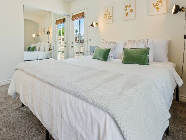 San Diego Beach Communities North Home 976351