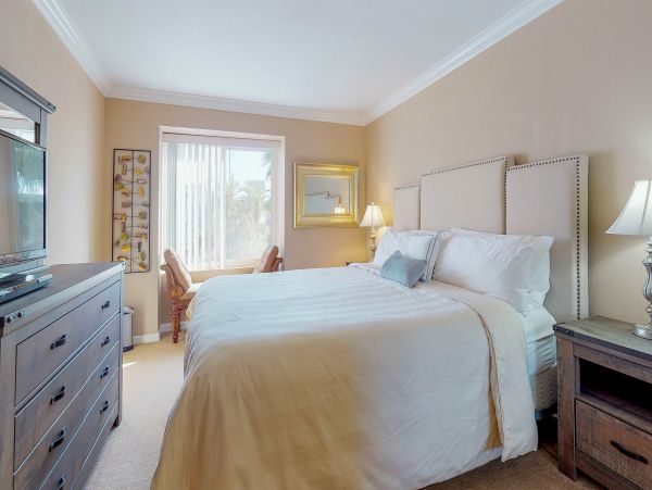 San Diego Beach Communities North Condo 976353
