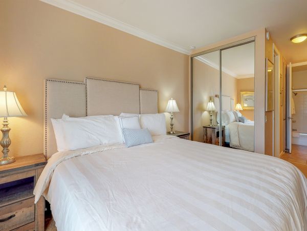 San Diego Beach Communities North Condo 976353