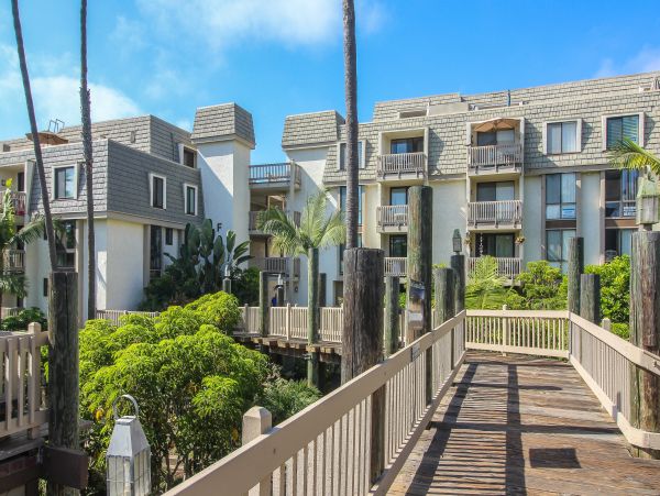 San Diego Beach Communities North Condo 976353