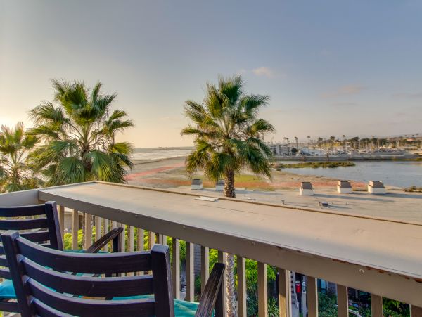 San Diego Beach Communities North Condo 976355