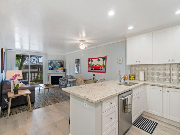 San Diego Beach Communities North Condo 976356