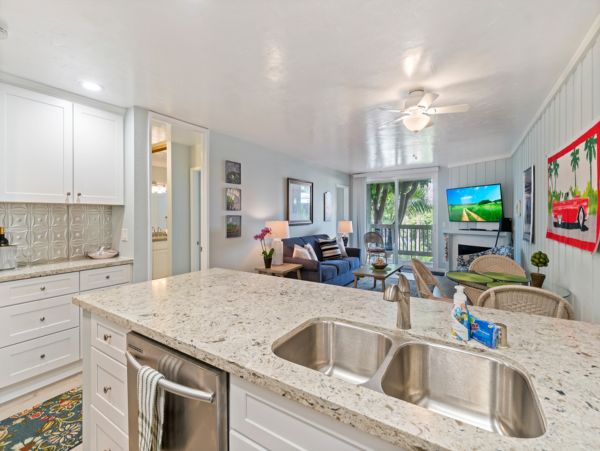 San Diego Beach Communities North Condo 976356