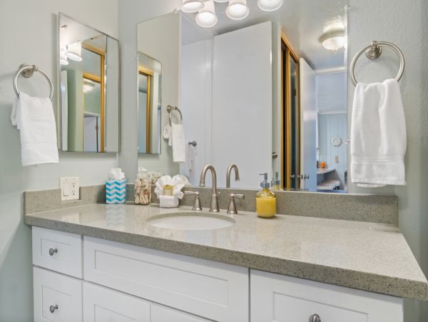 San Diego Beach Communities North Condo 976356