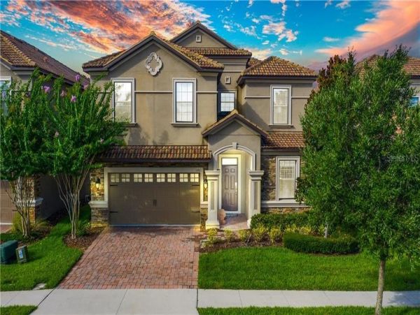 Stunning Five Bedroom Rental with Private Pool & Hot Tub