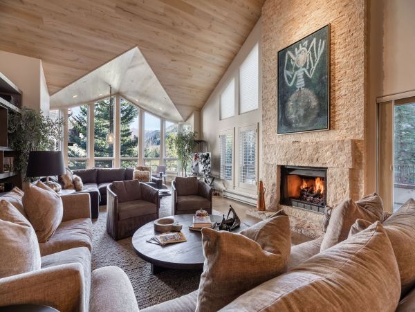 Ski In Ski Out Vail Vacation Condo Four Bedroom + Den