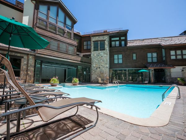Ski In Ski Out Vail Vacation Condo Four Bedroom + Den