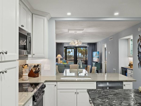 Partial Gulf Views Sanibel Vacation Condo Three Bedroom