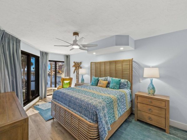 Partial Gulf Views Sanibel Vacation Condo Three Bedroom