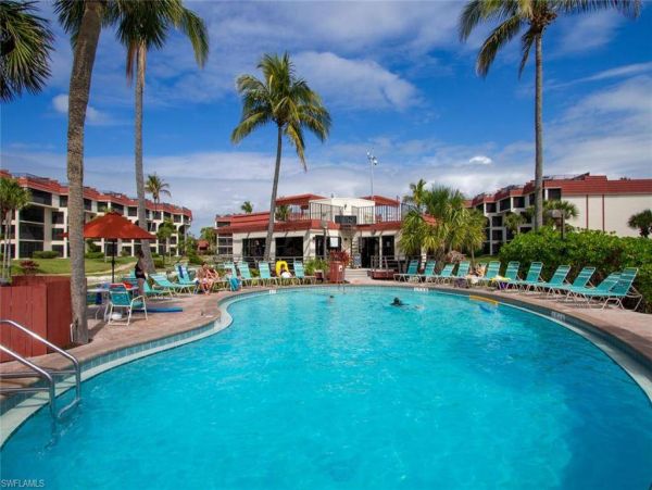 Partial Gulf Views Sanibel Vacation Condo Three Bedroom