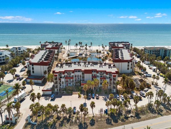 Partial Gulf Views Sanibel Vacation Condo Three Bedroom