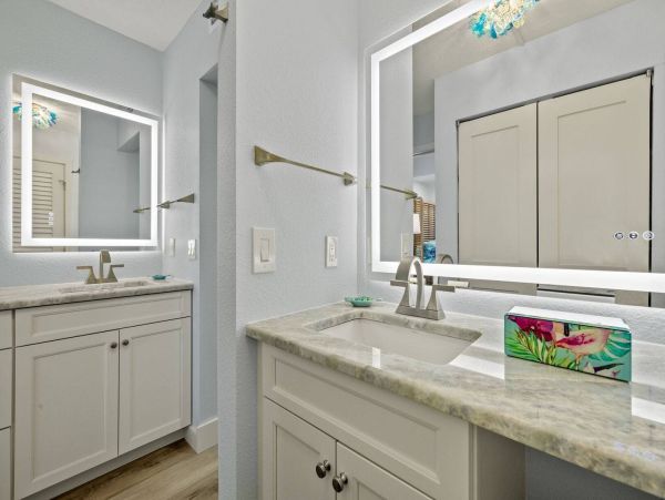 Partial Gulf Views Sanibel Vacation Condo Three Bedroom