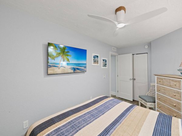 Partial Gulf Views Sanibel Vacation Condo Three Bedroom