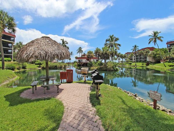 Partial Gulf Views Sanibel Vacation Condo Three Bedroom