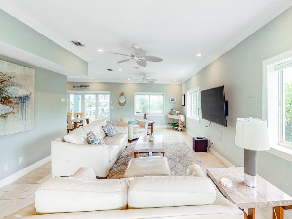 Marathon Luxury Vacation Rental Sleeps 10 Guests