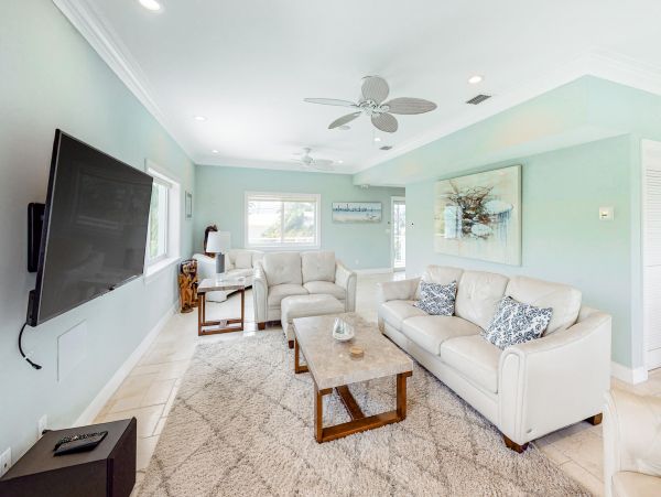 Marathon Luxury Vacation Rental Sleeps 10 Guests