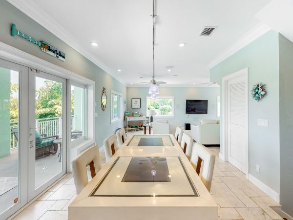 Marathon Luxury Vacation Rental Sleeps 10 Guests