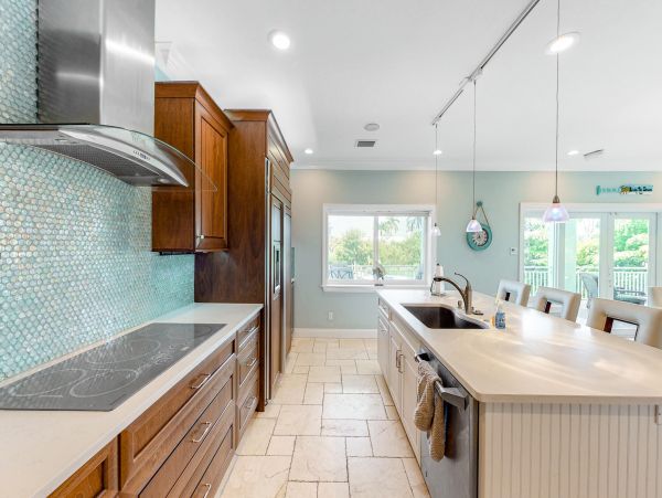Marathon Luxury Vacation Rental Sleeps 10 Guests