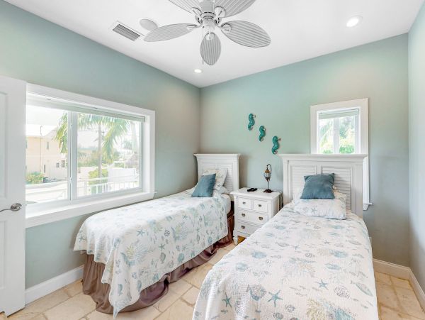 Marathon Luxury Vacation Rental Sleeps 10 Guests