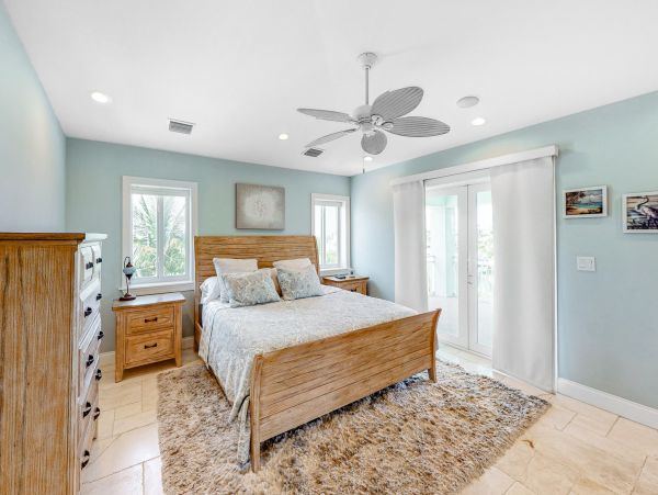 Marathon Luxury Vacation Rental Sleeps 10 Guests