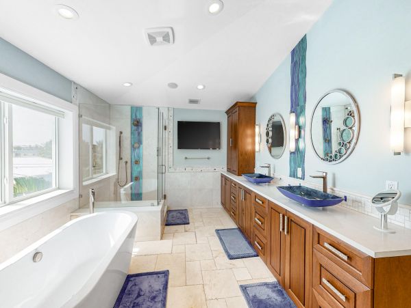 Marathon Luxury Vacation Rental Sleeps 10 Guests