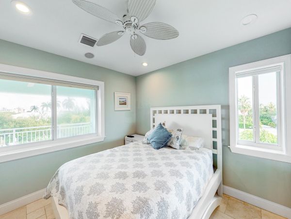 Marathon Luxury Vacation Rental Sleeps 10 Guests