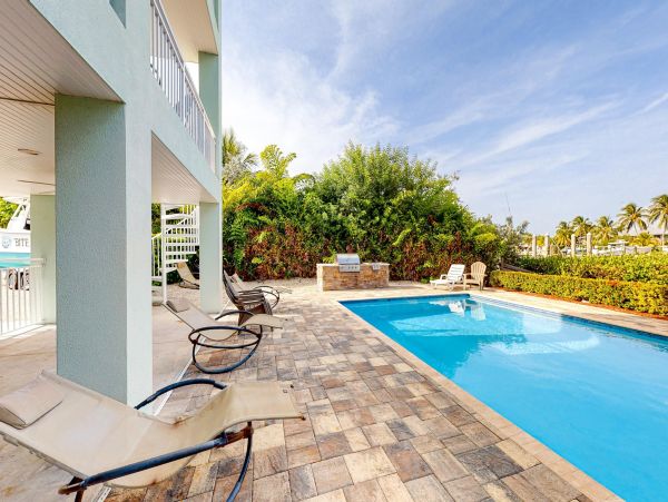 Marathon Luxury Vacation Rental Sleeps 10 Guests