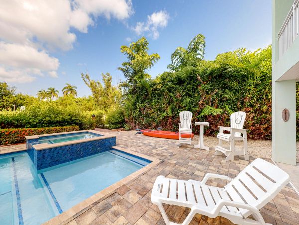 Marathon Luxury Vacation Rental Sleeps 10 Guests