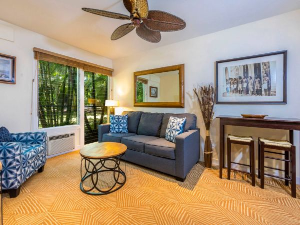Walk to Beach Lahaina Vacation Condo One Bedroom