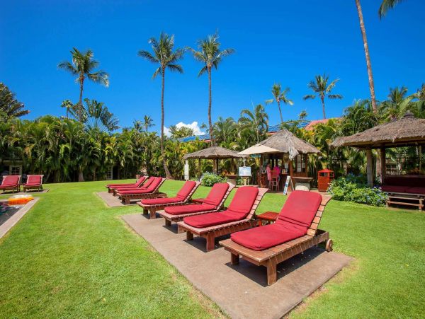 Walk to Beach Lahaina Vacation Condo One Bedroom