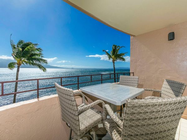 Wailuku Vacation Condo Two Bedroom